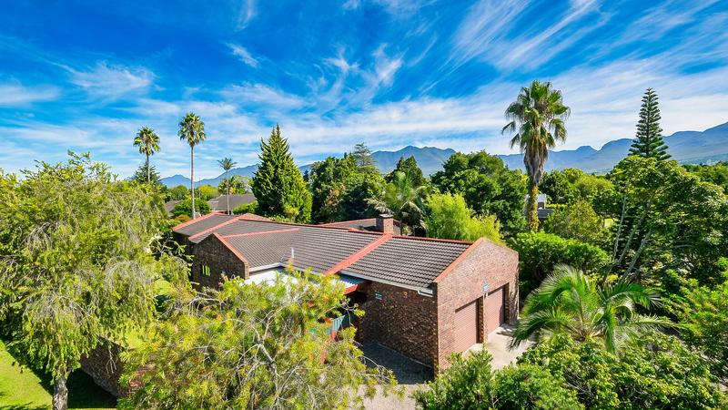 5 Bedroom Property for Sale in Heather Park Western Cape